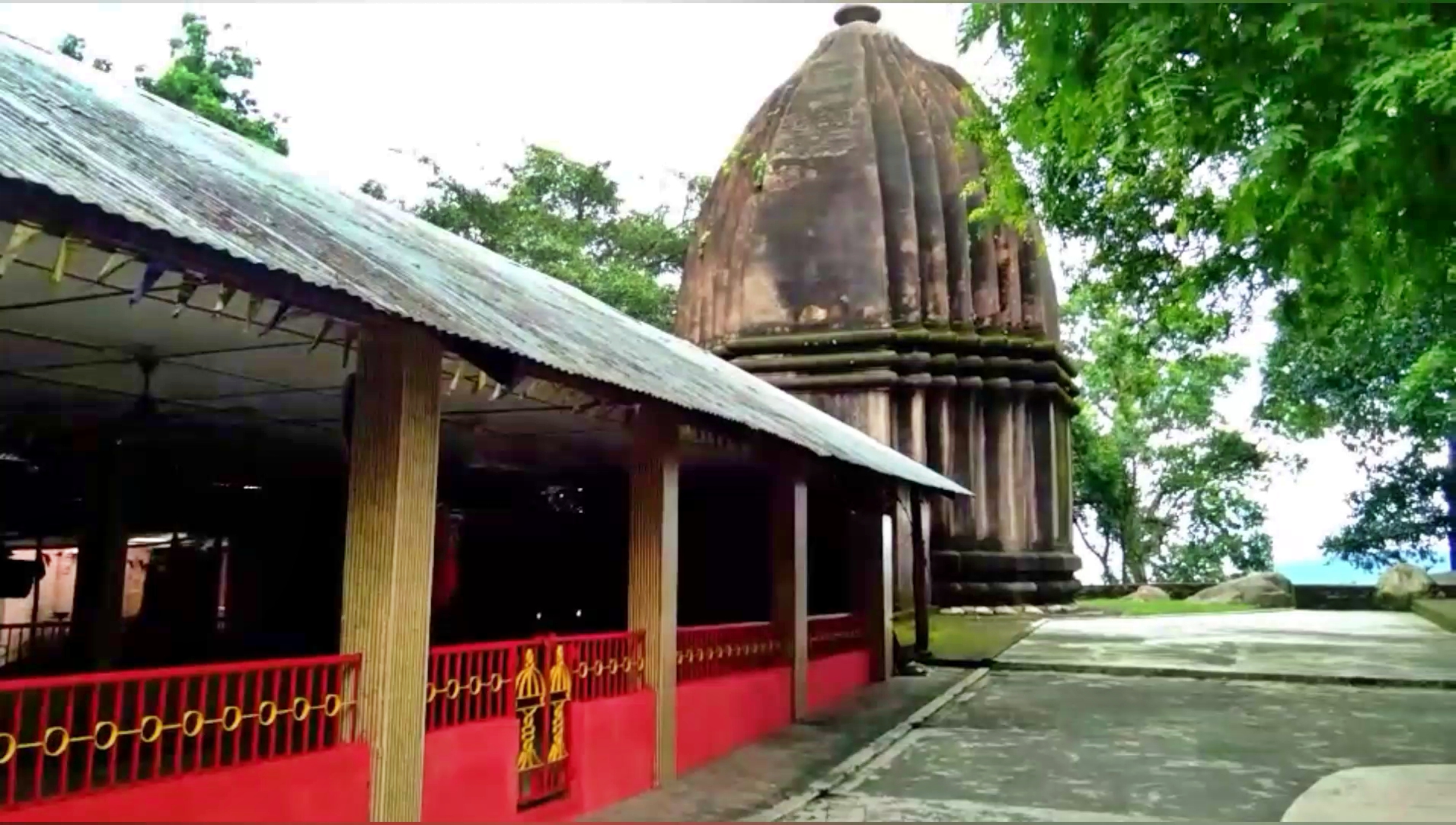 শিৱসিংহৰ ৰাজত্বকালত কলিয়াবৰত নিৰ্মাণ কৰা হৈছিল কেবাটাও দৌল-দেৱালয়