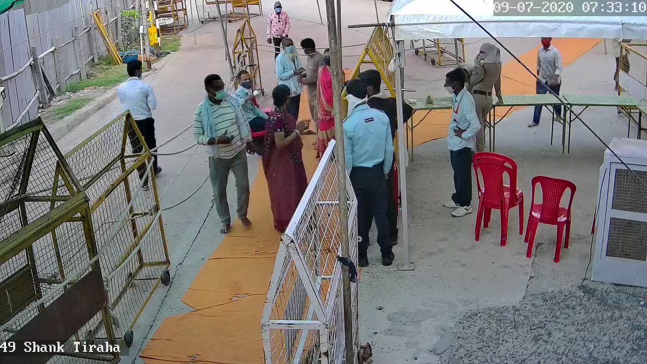 vikas dubey walking in mahakal temple