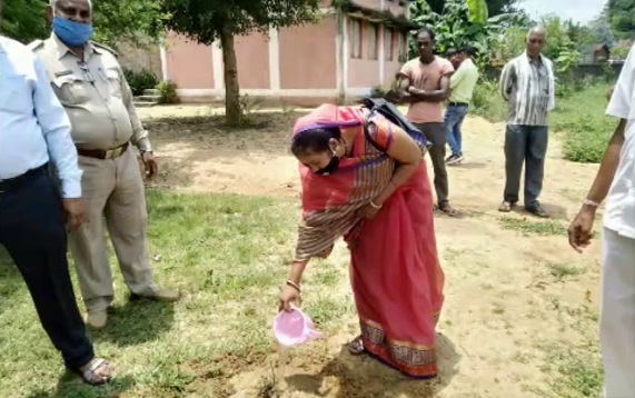 students teacher principal planted plants