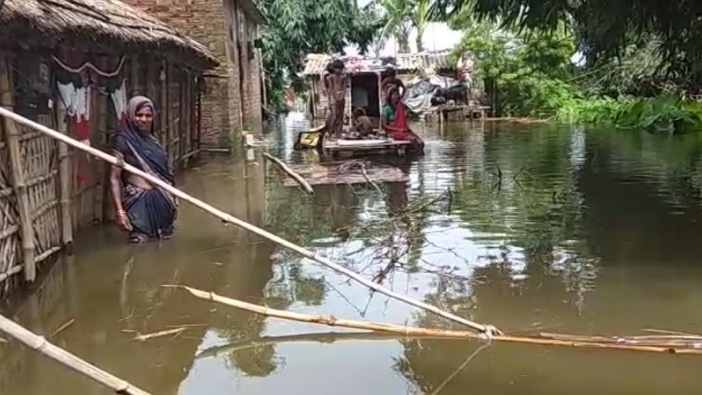 people-in-trouble-due-to-flood-no-any-leaders-or-officers-have-arrived-to-take-care-of-them