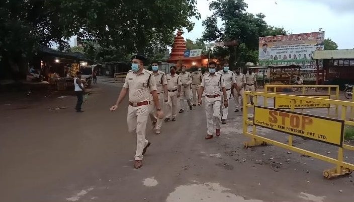 Dabhra police took out flag march