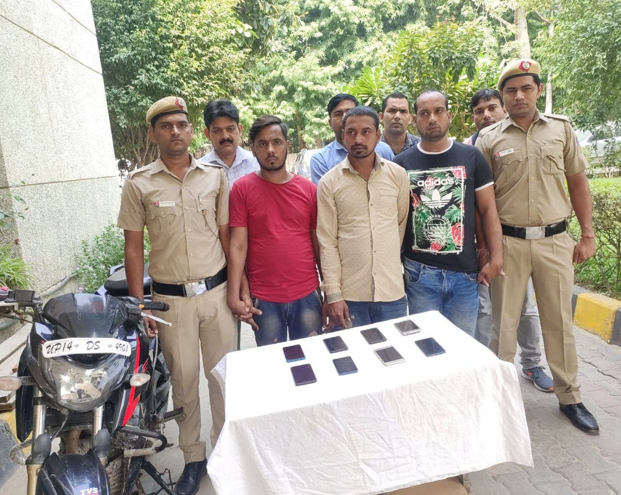 South Delhi police Special Staff team arrested 3 robbers