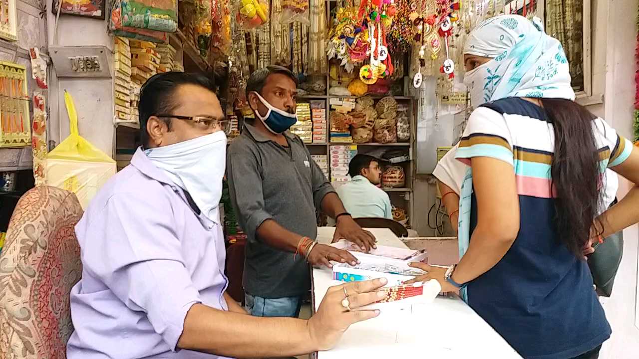 Boycott of Chinese rakhi in Gwalior