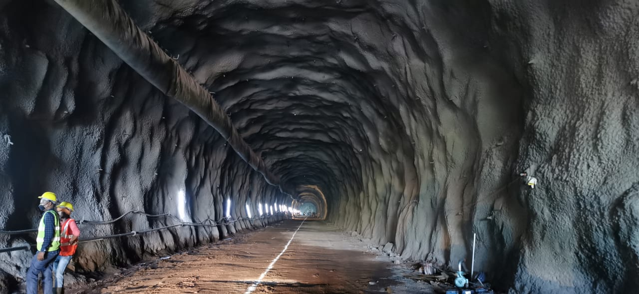 Rail tunnel