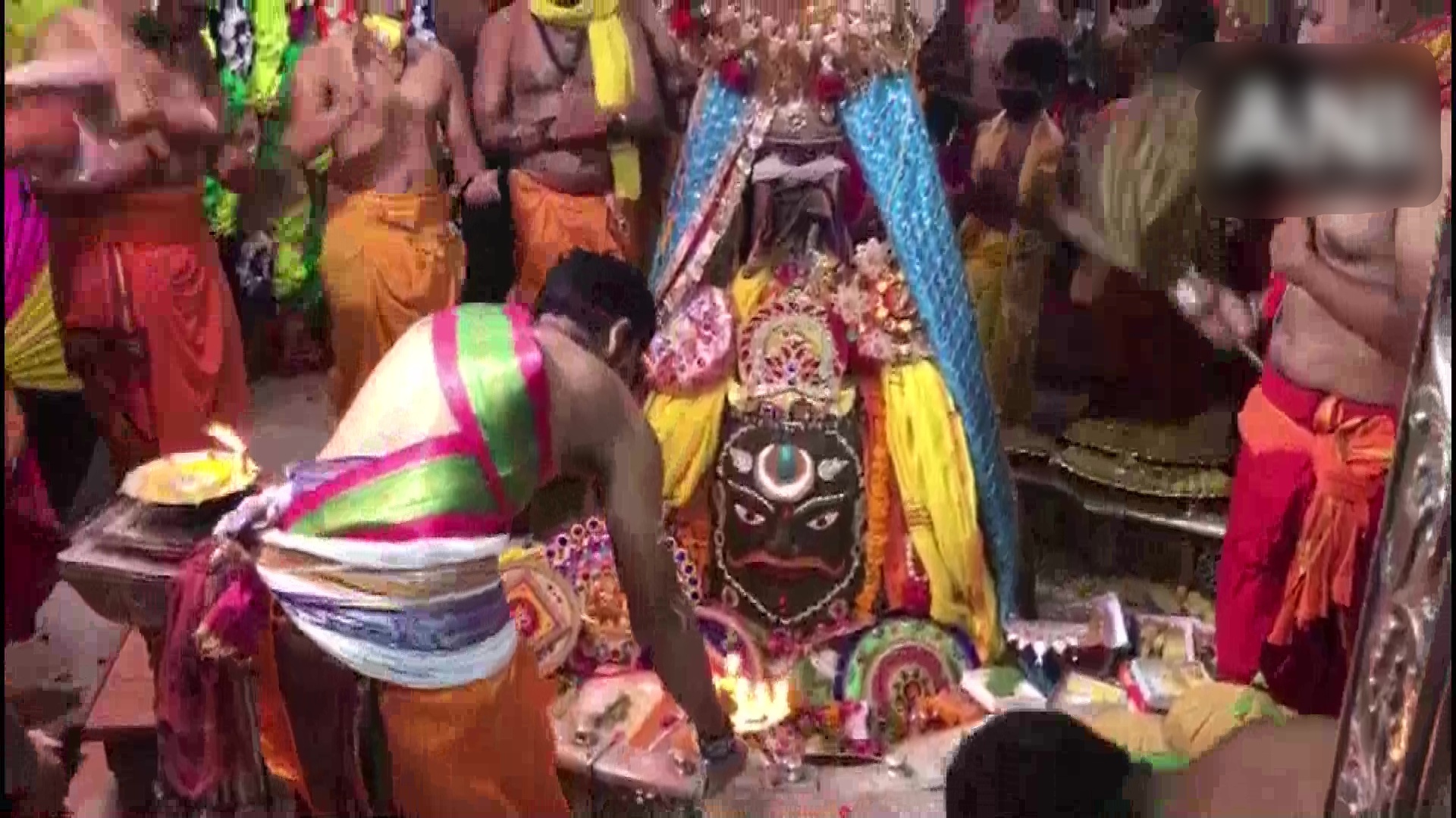 Devotees offered prayers on sawan month's last monday