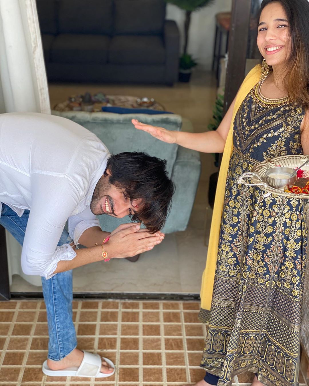 Bollywood celebs share glimpse of Raksha Bandhan celebration