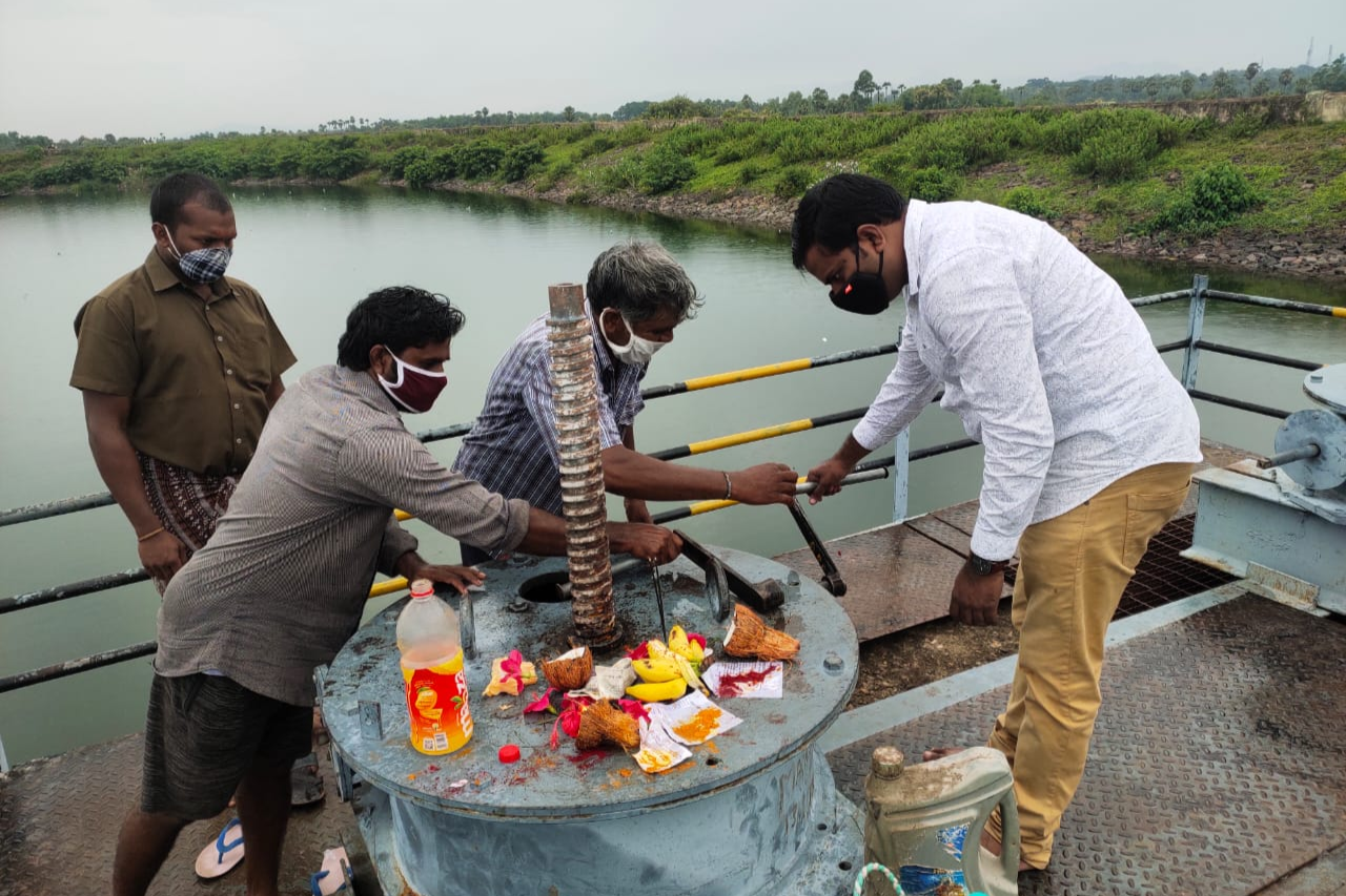 ఖరీఫ్ సాగుకు.. రైవాడ సాగునీరు విడుదల