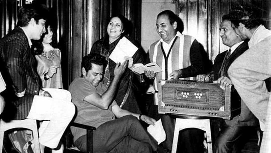 kishore kumar  അഭാസ് കുമാര്‍ ഗാംഗുലി  kishore kumar was remembered  Cricketer Sachin Tendulkar  Javed Akhtar  Lata Mangeshkar  kishore da birthday anniversary  സച്ചിൻ തെണ്ടുൽക്കർ  ജാവേദ് അക്തർ  ഗായിക ലതാ മങ്കേഷ്‌കർ  കിഷോർ ദായെ അനുസ്‌മരിച്ചു  തെണ്ടുൽക്കറും ജാവേദ് അക്തറും ലതാ ജിയും  കിഷോർ കുമാറിന്‍റെ ജന്മദിനവാർഷികം  കിഷോർ കുമാറിന്‍റെ മരണം