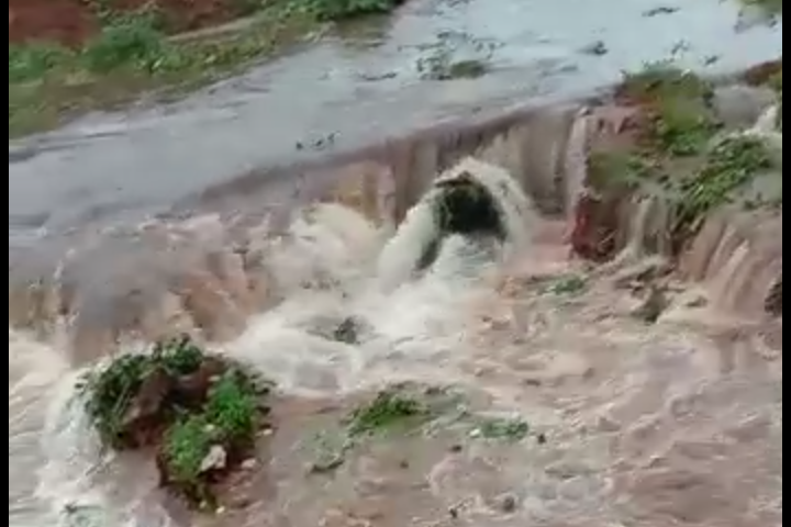 Unakal Lake Overflowing