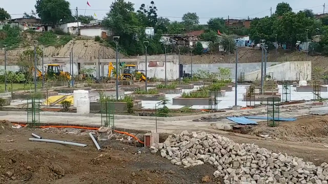 Construction work on immersion pool