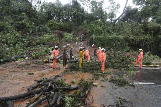 Heavy rains in Mumbai and lashes the city from Monday onwards