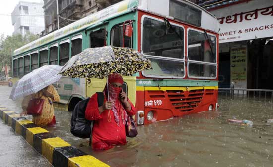 Heavy rains in Mumbai and lashes the city from Monday onwards