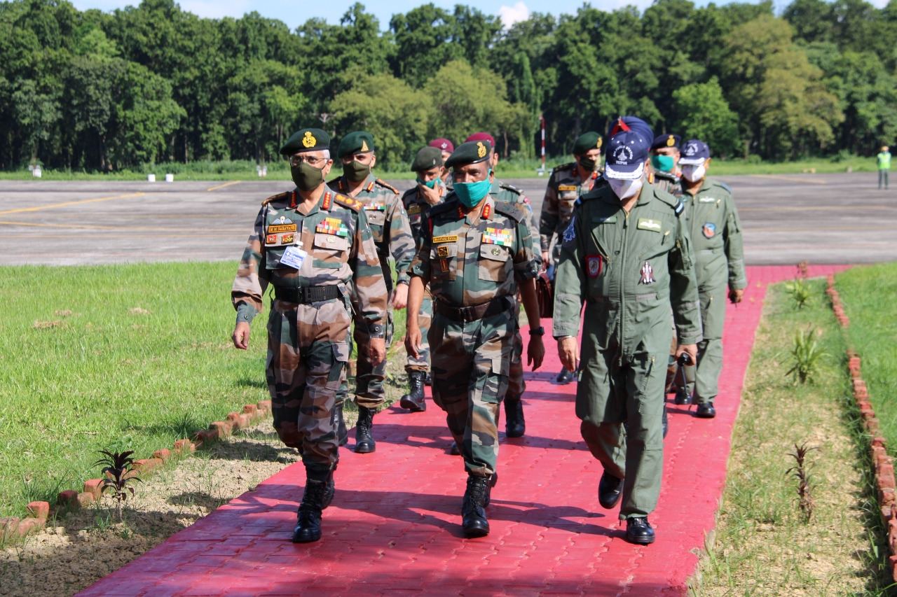 Army Chief visits 4 Corps; reviews military preparedness along LAC in Arunachal sector