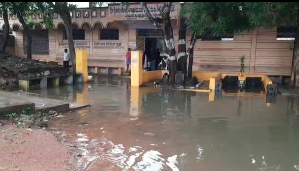 Dakshina Kashi in the Fear of Flood