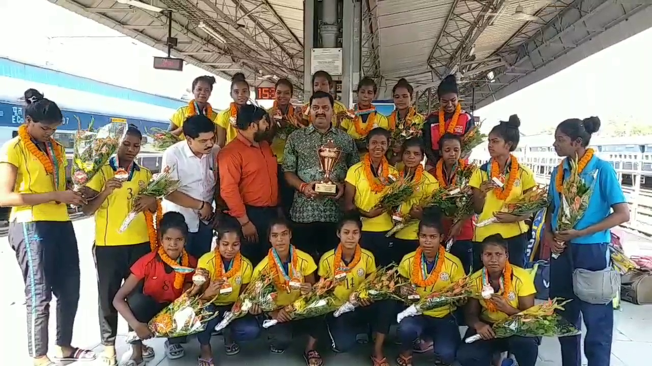 jharkhand Tribal players around the world, jharkhand Tribal players , World Tribal Day, World Tribal Day Special, विश्व आदिवासी दिवस, विश्व भर में झारखंड के आदिवासी खिलाड़ियों का वर्चस्व, विश्व आदिवासी दिवस 2020