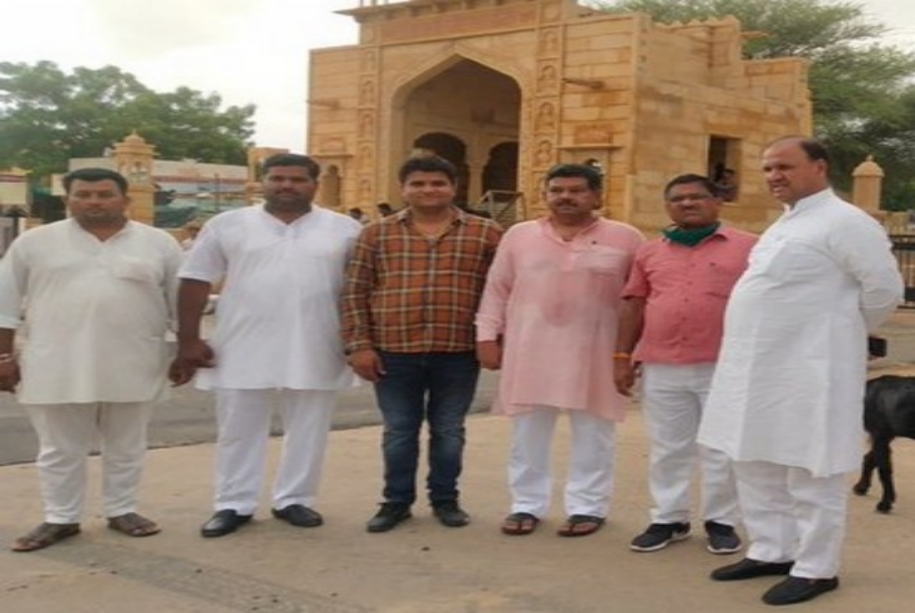 Six Rajasthan BJP MLAs reach Gujarat