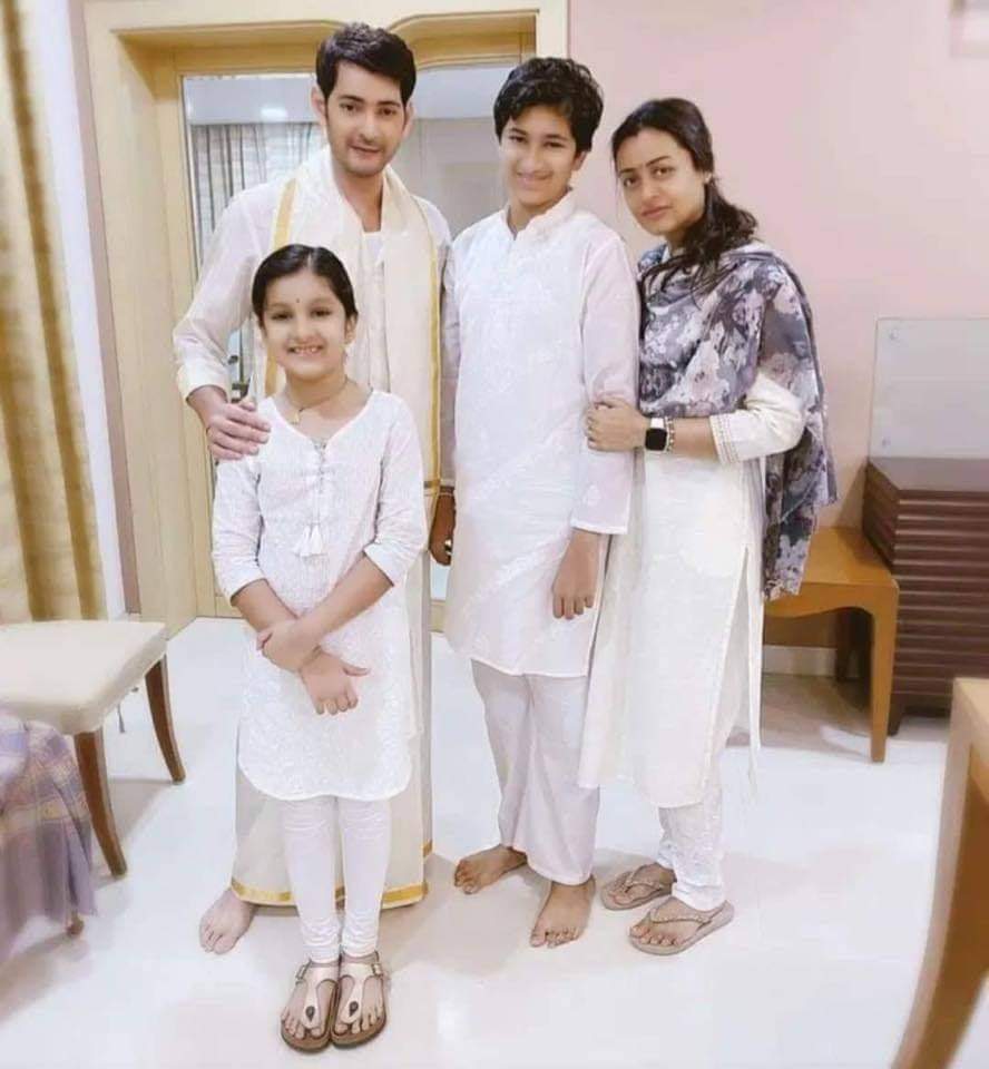 mahesh with his family