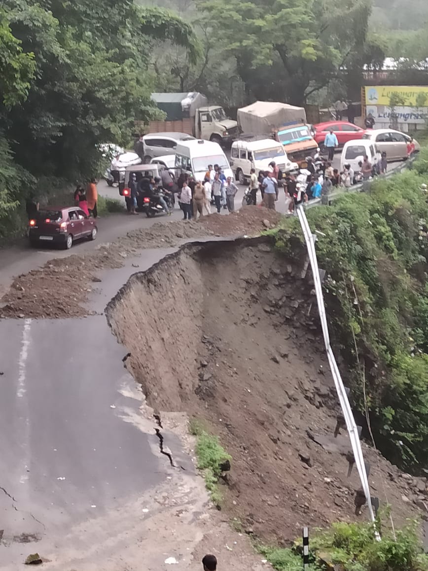 mussoorie-dehradun-road-closed