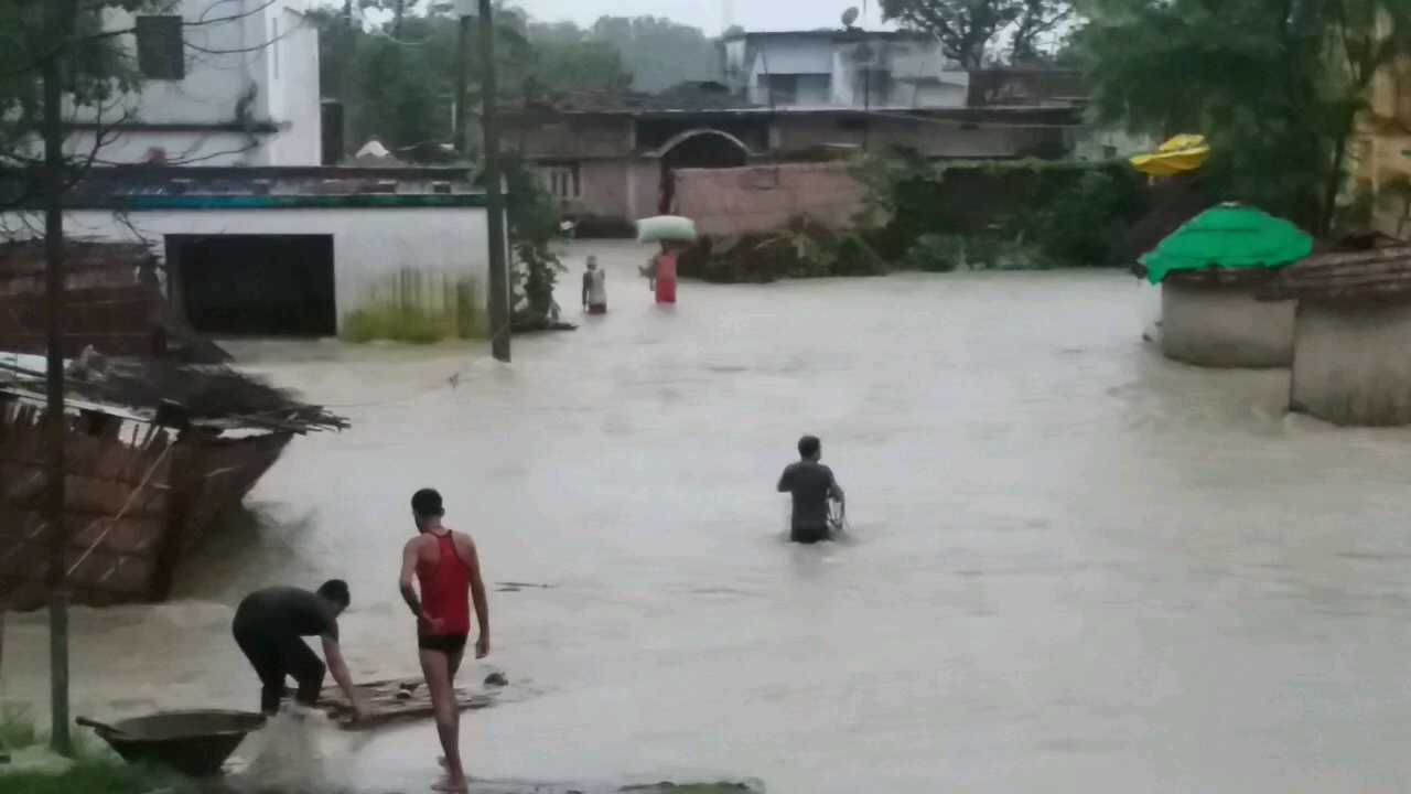 Etv भारत के कैमरे में कैद हुई बाढ़-2020 की तस्वीरें