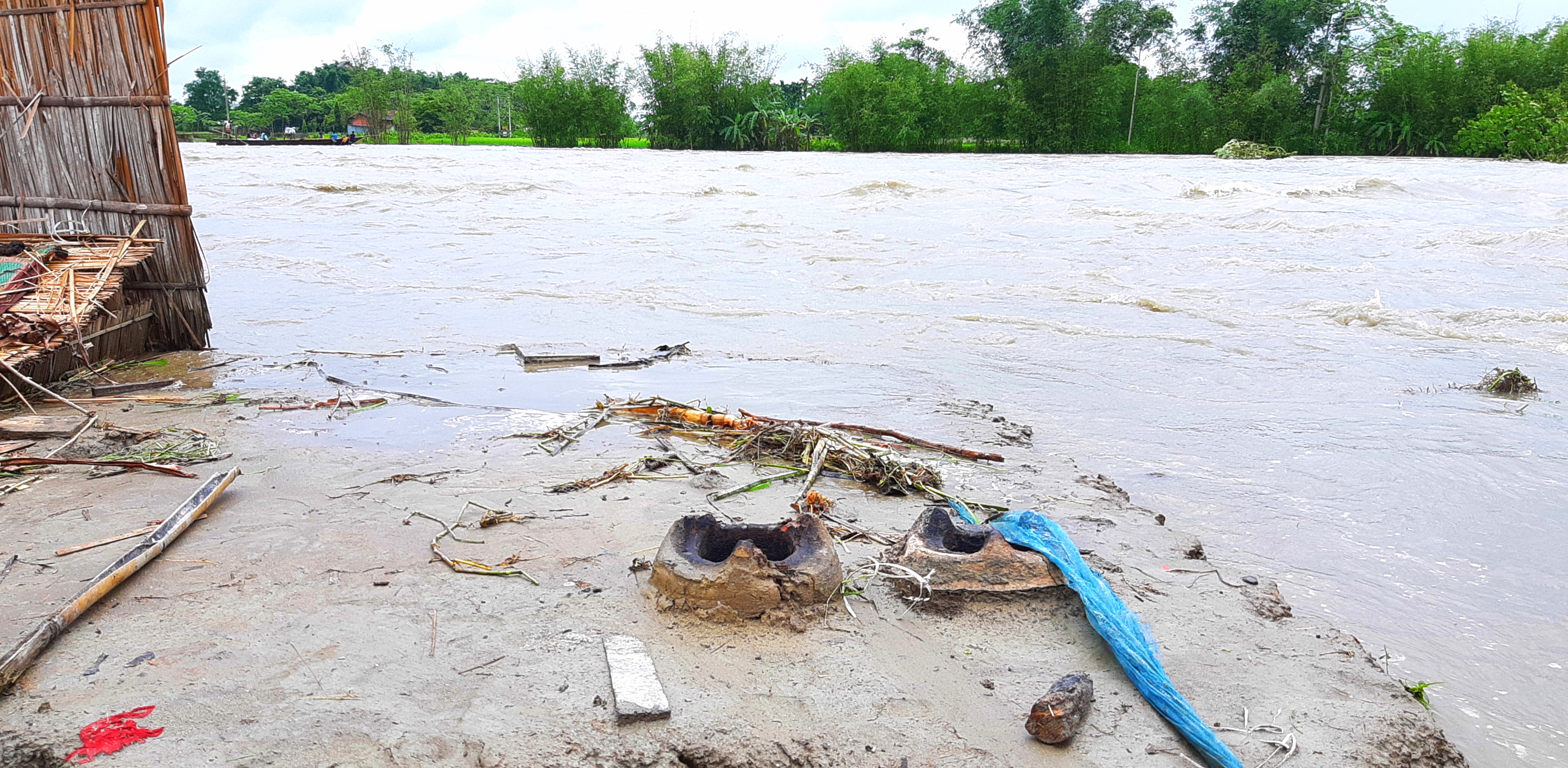 chirang-massive-flood-and-erosion-destroyed-villages-etv-bharat-assam-special-report