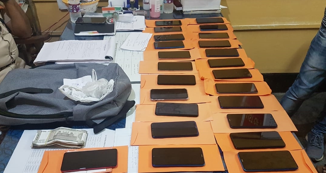 chirang-police-arrested-mobile-phone-theift