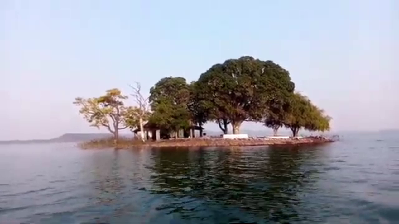 Rest house located in the middle of the island