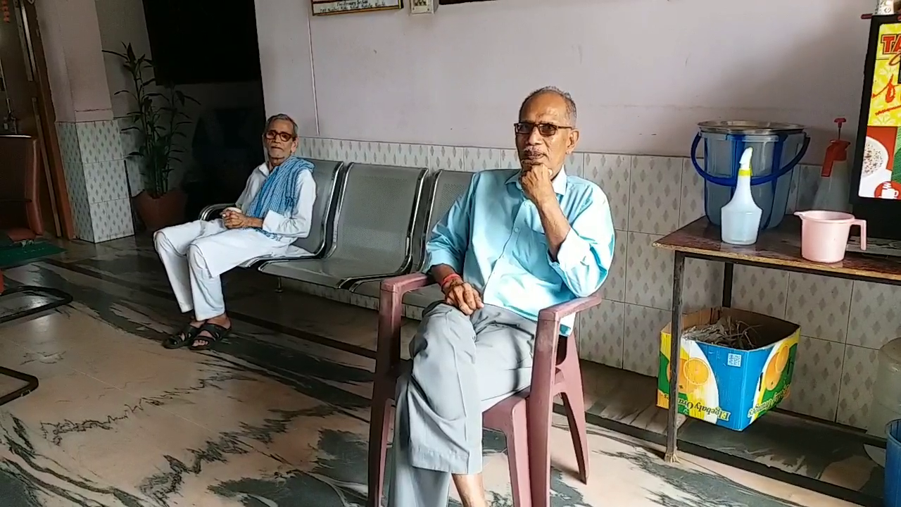 Elderly troubled by fear of corona in old age home ranchi, news of old age home ranchi, Corona fear in Ranchi old age, रांची वृद्धाश्रम में बुजुर्ग कोरोना के डर से परेशान, रांची वृद्धाश्रम की खबरें, रांची वृद्धाश्रम में कोरोना का डर