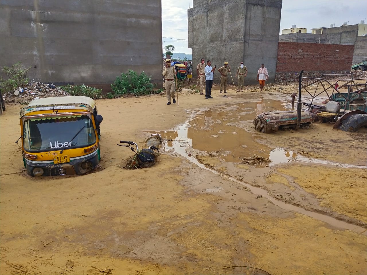 heavy rain in jaipur,  heavy rain,  Relief and rescue operations in Jaipur,  rescue teams,  rescue teams in jaipur