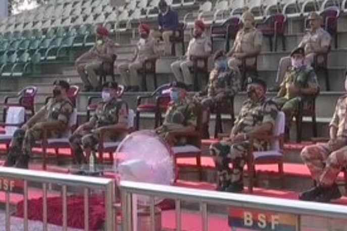 Beating retreat ceremony at the Attari-Wagah border on IndependenceDay.