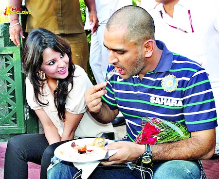 dhoni with biryani