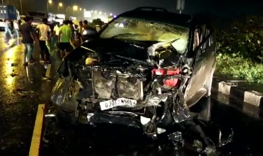 Gujarat: 5 killed, 4 injured in accident on Ahmedabad-Vadodara NH-8 in Nadiad