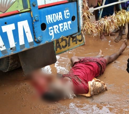 man killed in road accident, man killed in road accident at Haveri, Haveri road accident, Haveri road accident news, ರಸ್ತೆ ಅಪಘಾತದಲ್ಲಿ ವ್ಯಕ್ತಿ ಸಾವು, ಹಾವೇರಿಯಲ್ಲಿ ರಸ್ತೆ ಅಪಘಾತದಲ್ಲಿ ವ್ಯಕ್ತಿ ಸಾವು, ಹಾವೇರಿ ರಸ್ತೆ ಅಪಘಾತ, ಹಾವೇರಿ ರಸ್ತೆ ಅಪಘಾತ ಸುದ್ದಿ,