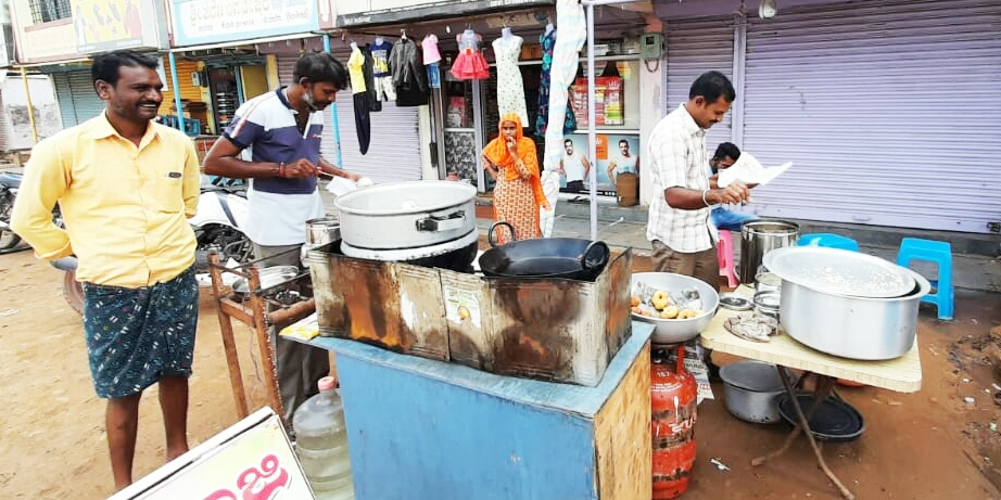 A teacher started mobile canteen in Yadagiri district