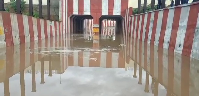 Heavy Rain,  hospital wall collapses,  hospital wall collapses in sikar,  hospital wall collapses after heavy rain