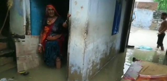 Heavy Rain,  hospital wall collapses,  hospital wall collapses in sikar,  hospital wall collapses after heavy rain