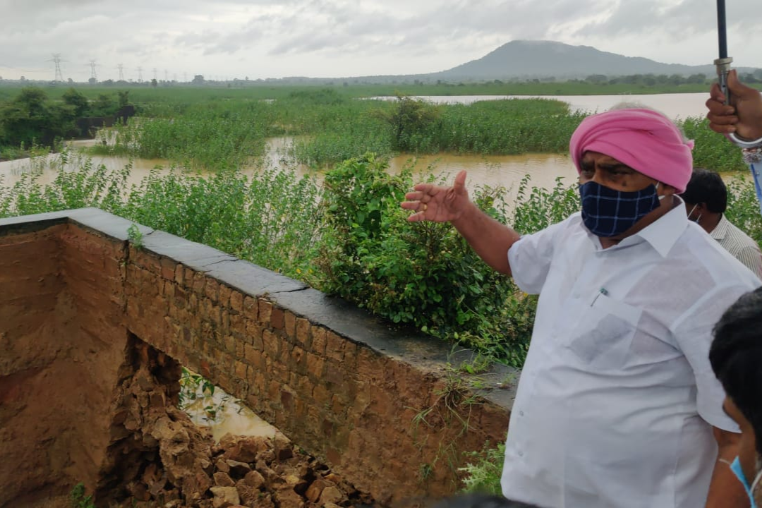 MLA Koneru konappa visits gannaram Cheruvu