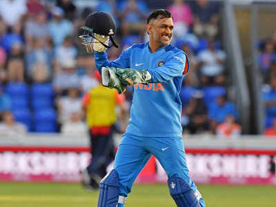 MS DHONI