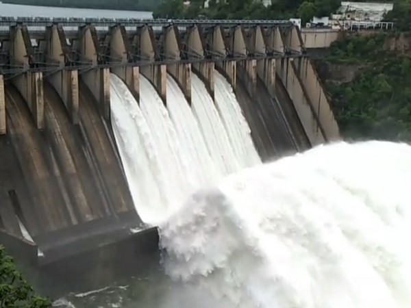 Srisailam reservoir nears capacity