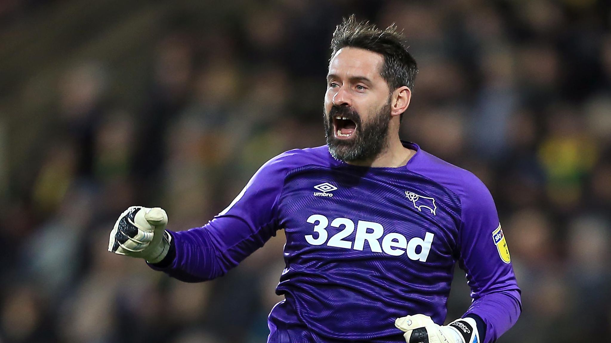 manchester city extends contract with Scott carson