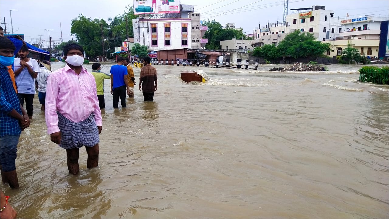 heavy rains effect many places submerged under water in warangal rural district