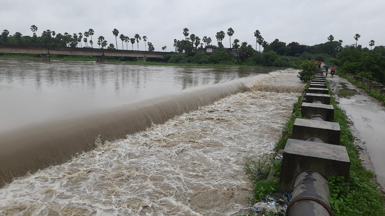 heavy rains effect many places submerged under water in warangal rural district