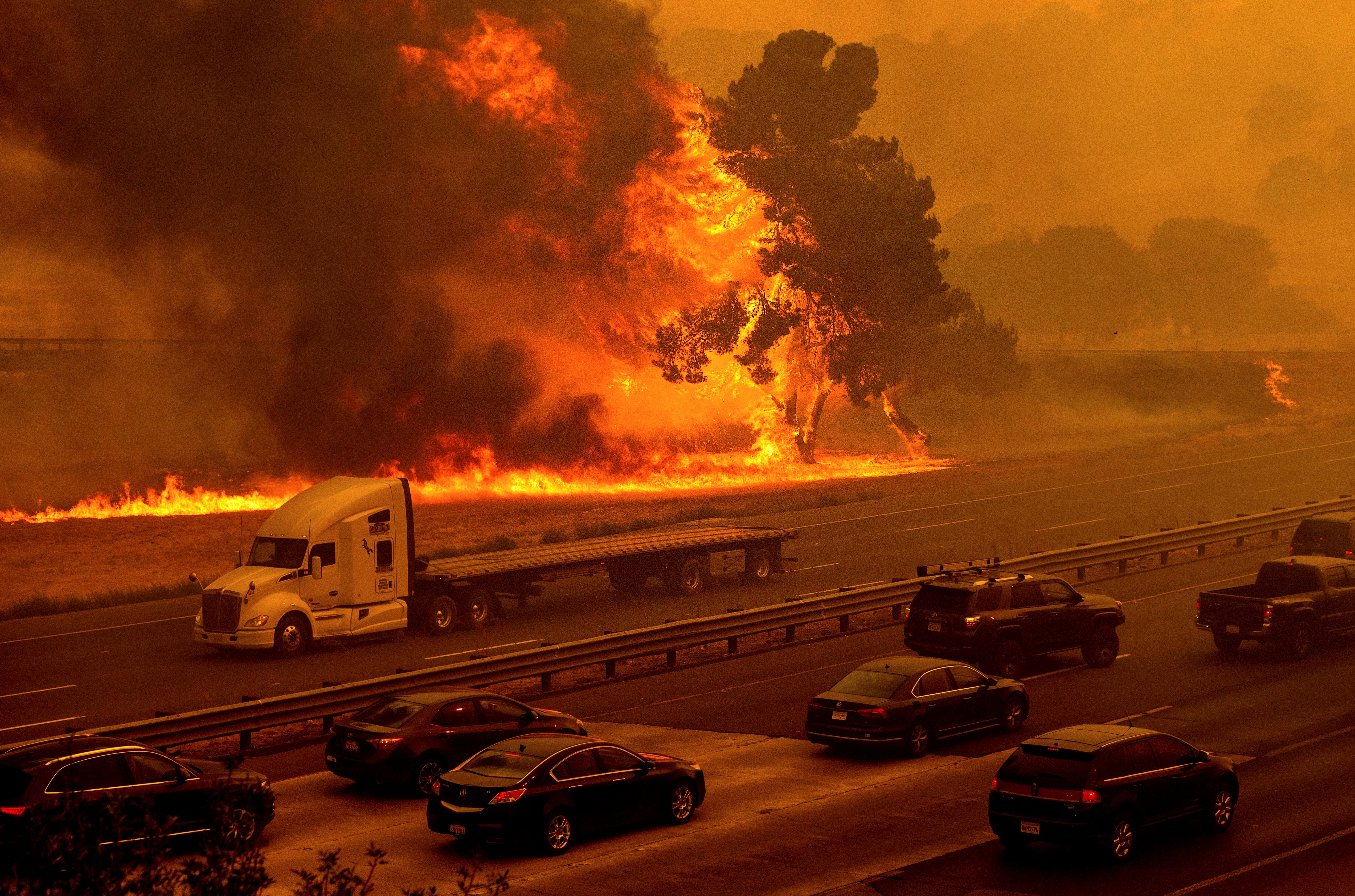 At least 5 people killed in Northern California wildfires