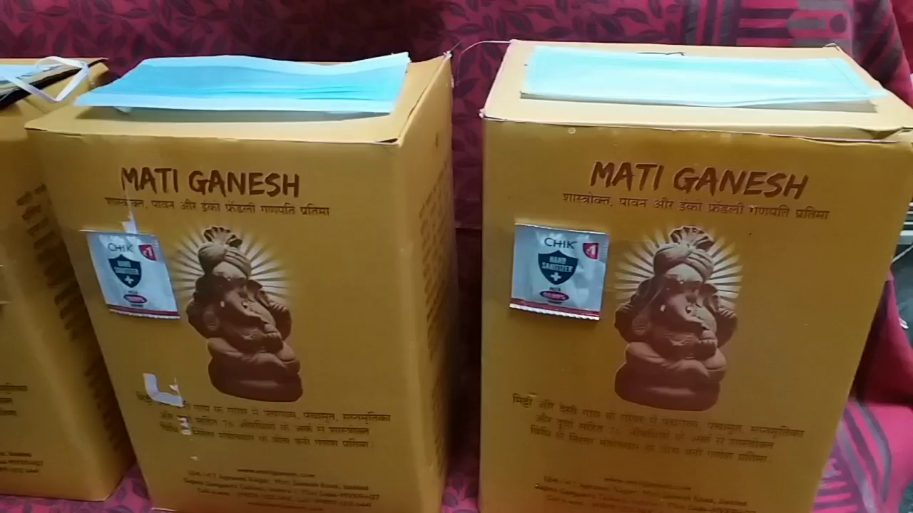 Ganesh idols with scriptures are being made in Indore