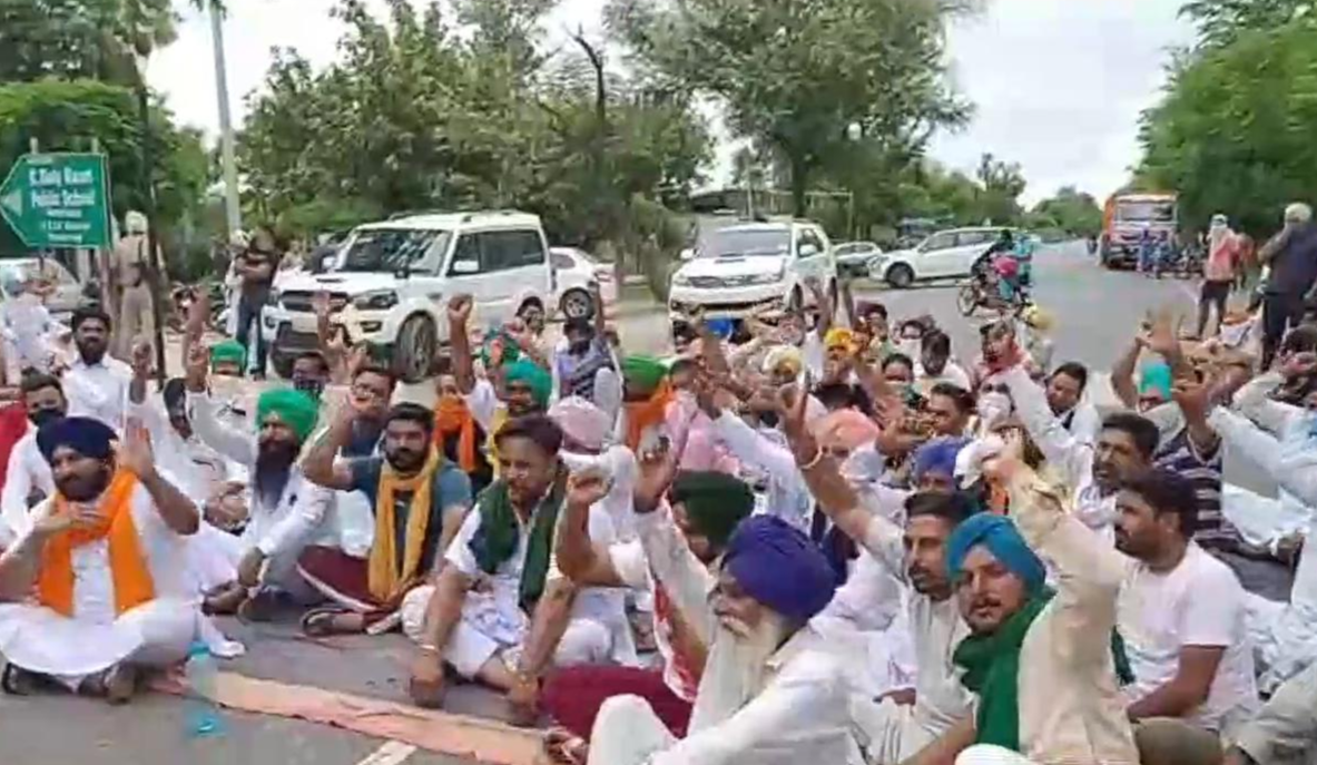 Parents block Barnala-Ludhiana road against private school fees