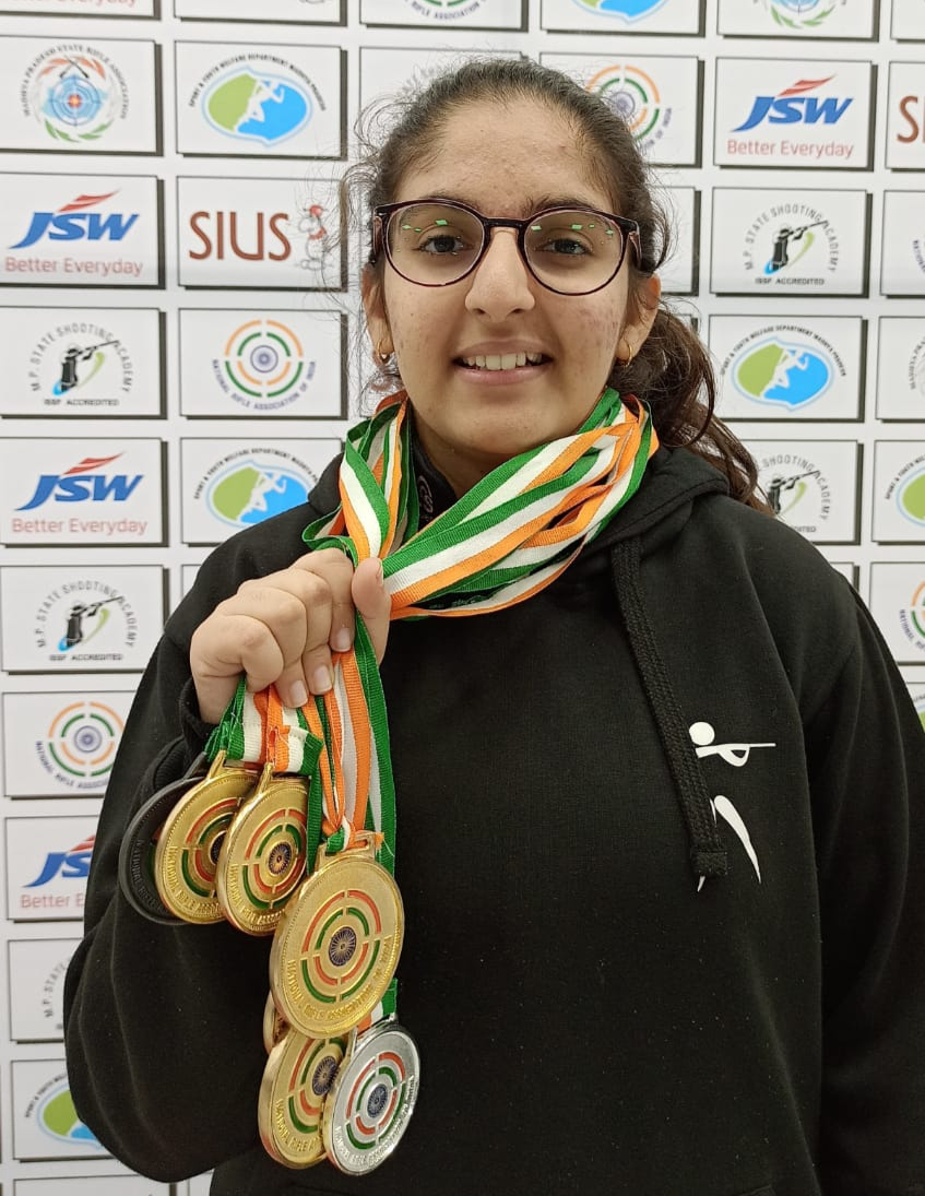 Bandhavi won medals in National Games held in Bhopal