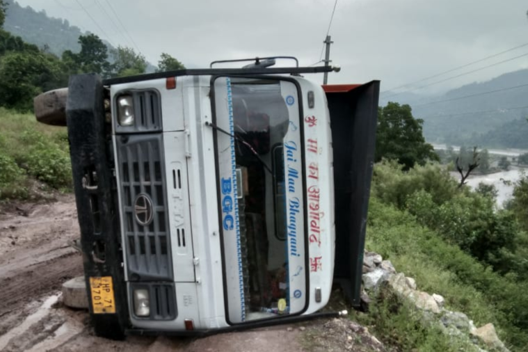 Two truck accident in Nahan