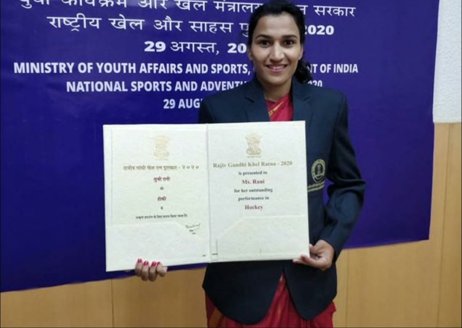 rani rampal reached national sports awards ceremony wearing ppe kit