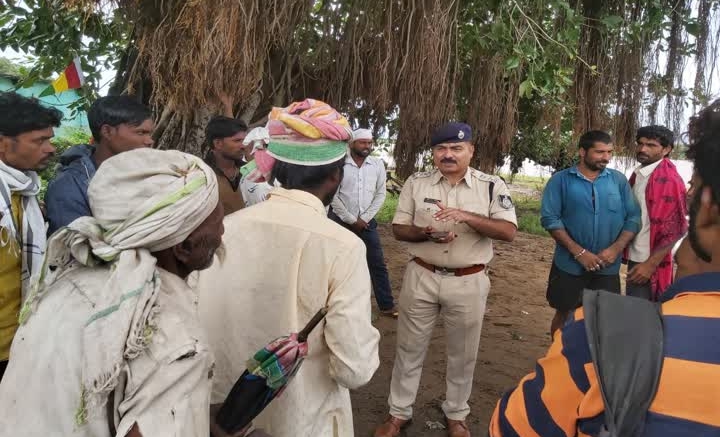 IAF evacuates people cut off by flooding in Madhya Pradesh