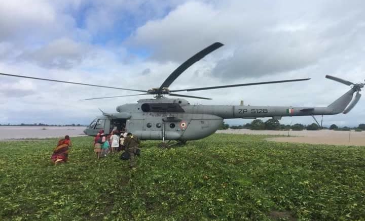 IAF evacuates people cut off by flooding in Madhya Pradesh