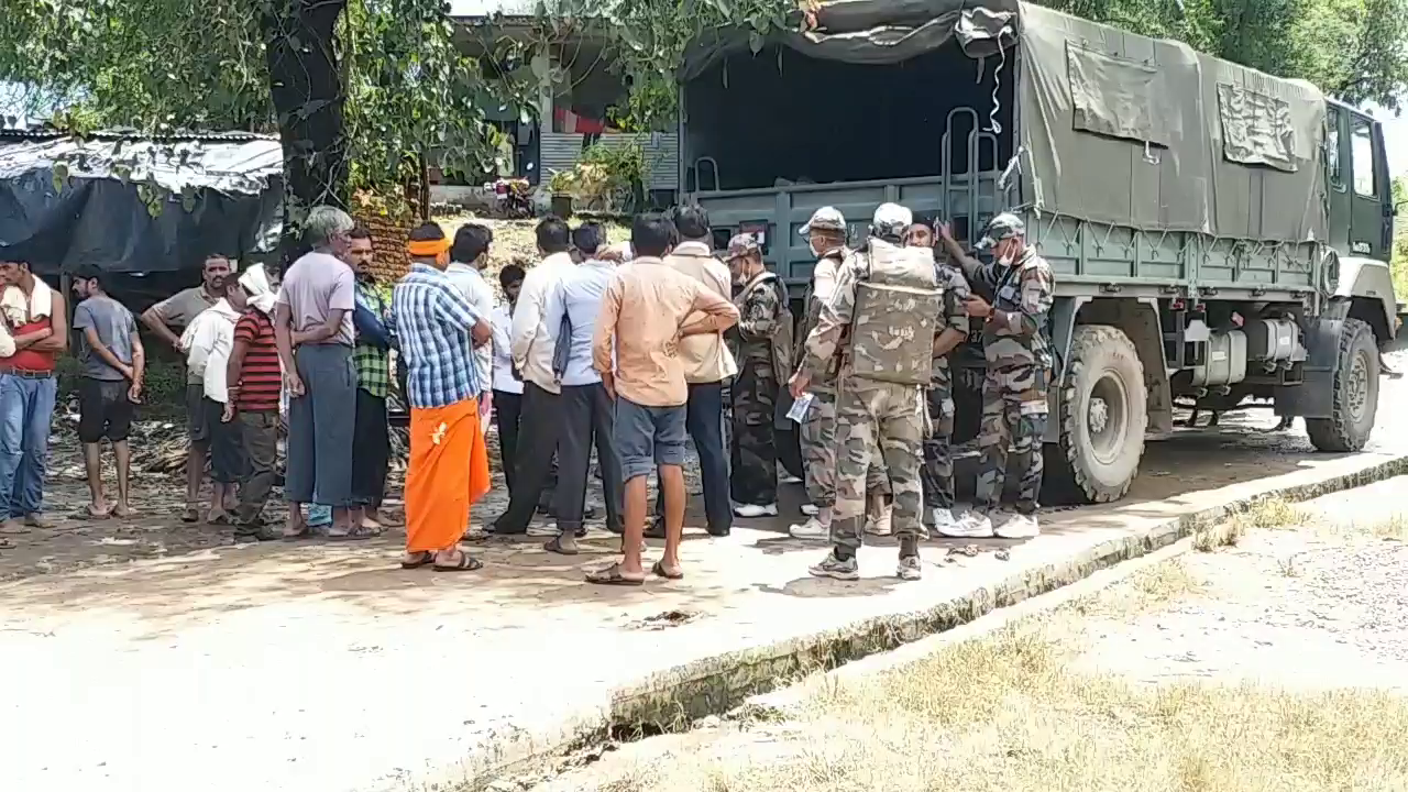 Helping army